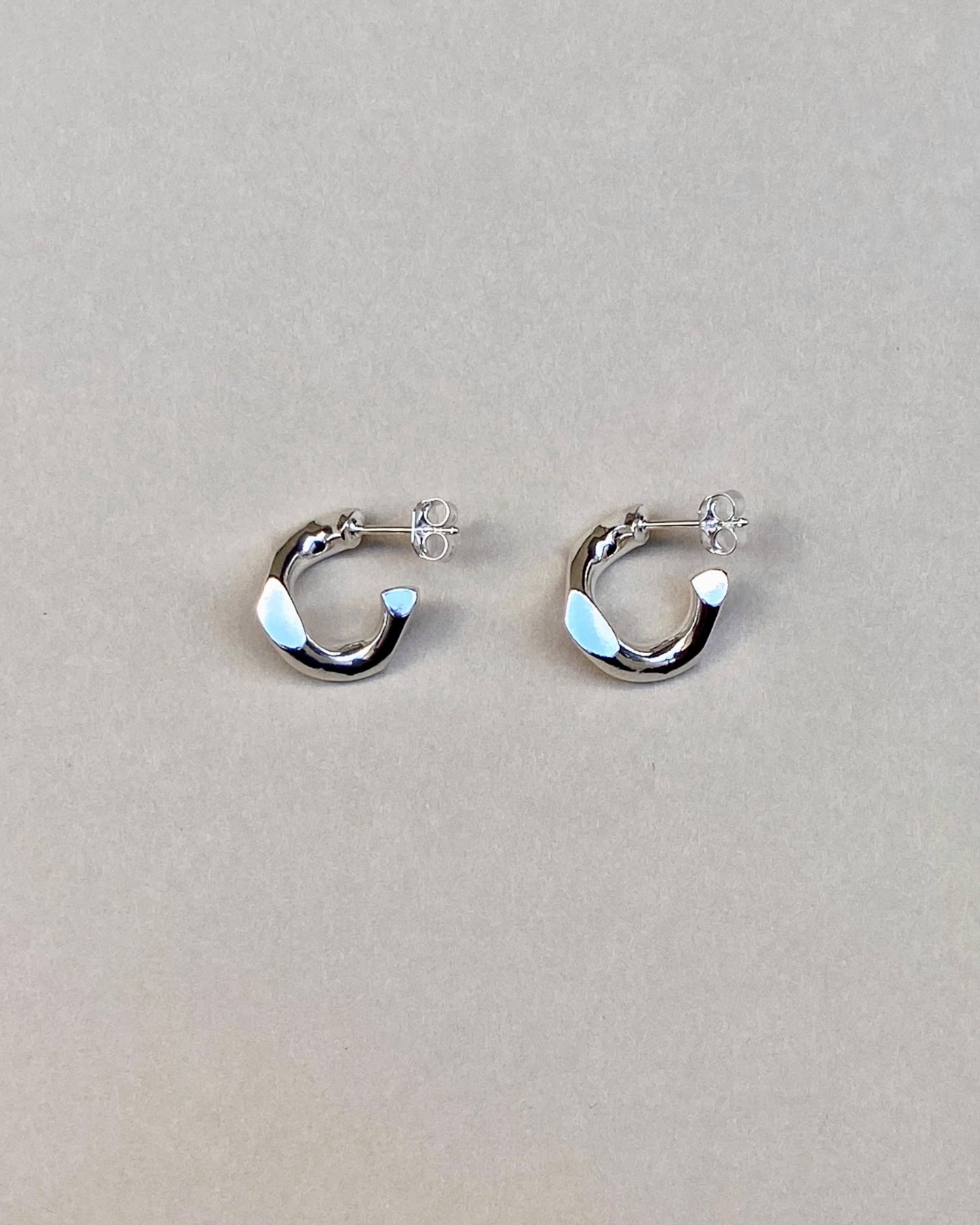 Link S hoop earrings